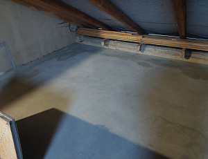 Zateplení stropu řadového rodinného domku pomocí foukané izolace